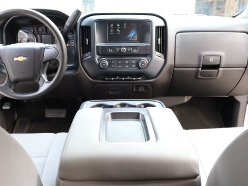 Used 2018 Chevrolet Silverado 1500 W/T w/ Trailering Package AWD/4WD image 12