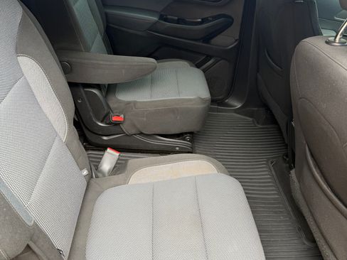Used 2018 Chevrolet Traverse LT FWD image 17