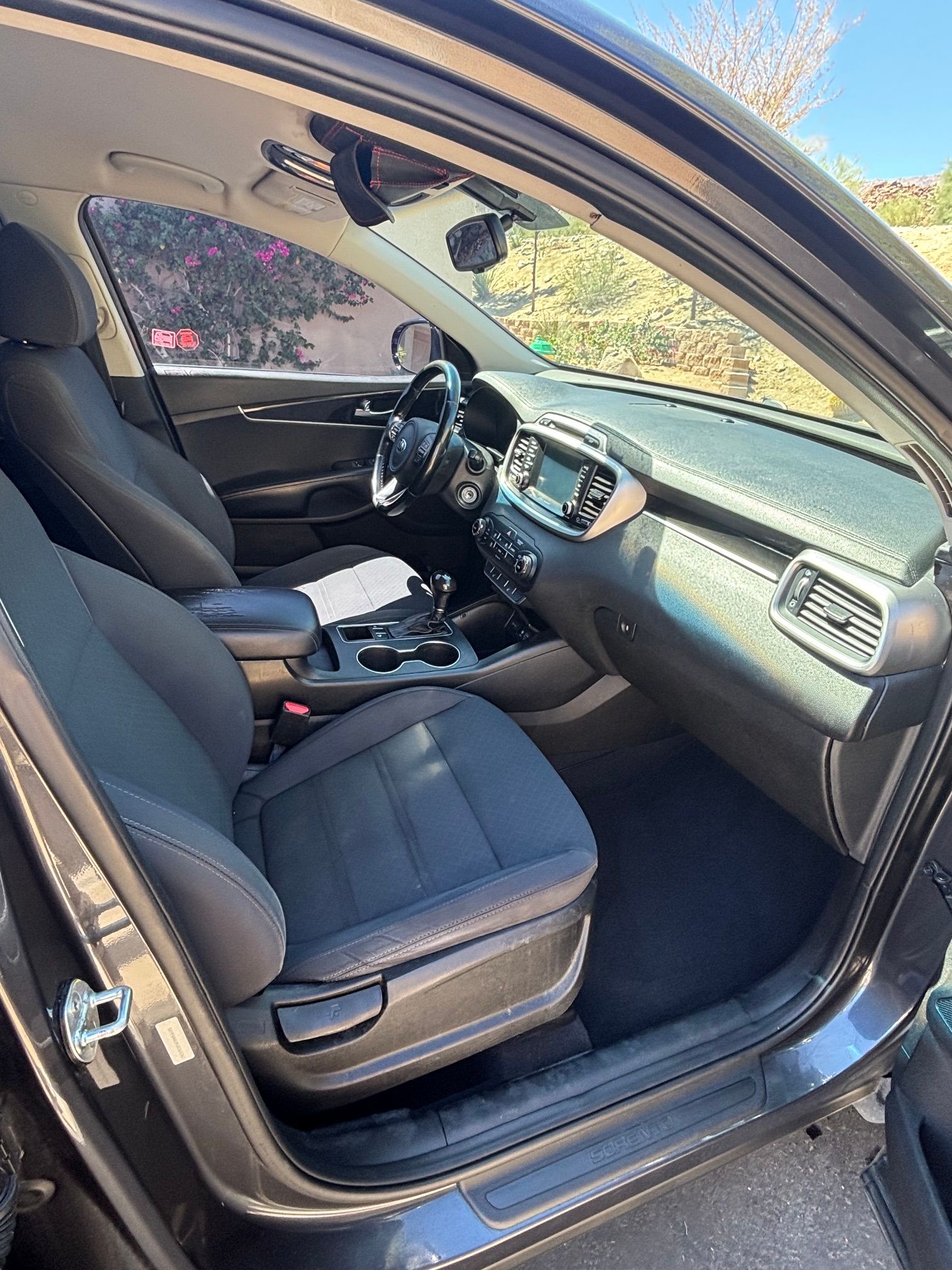 Used 2018 Kia Sorento FWD image 13