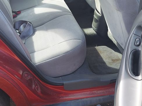 Used 1999 Ford Taurus SE image 4