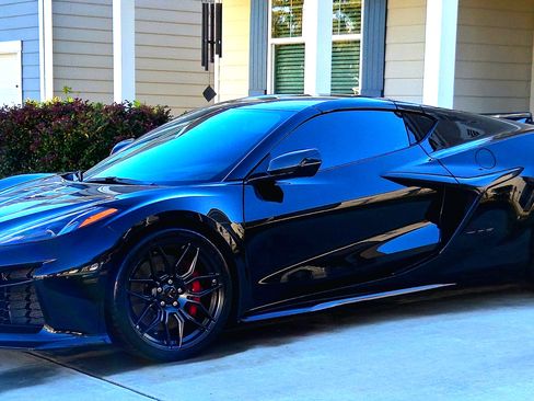 Used 2023 Chevrolet Corvette Z06 w/ Engine Appearance Package RWD image 2