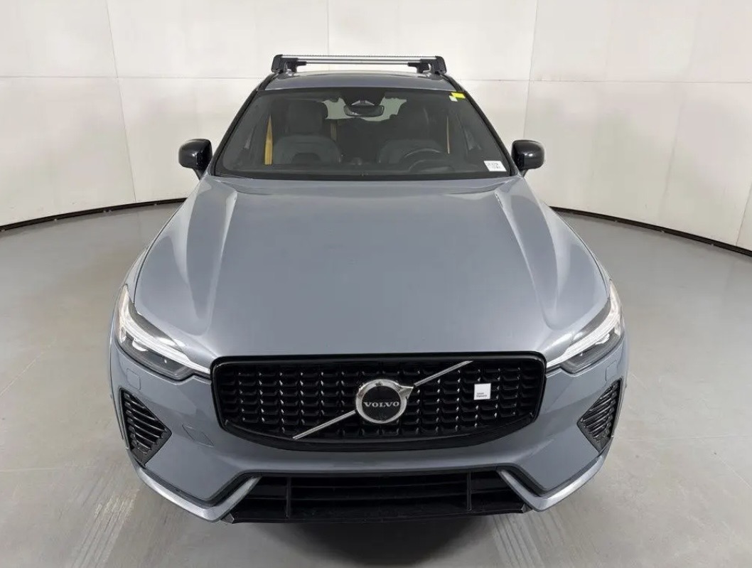 Used 2022 Volvo XC60 T8 Polestar AWD/4WD image 2