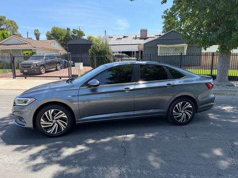 Used 2020 Volkswagen Jetta SEL Premium FWD image 4