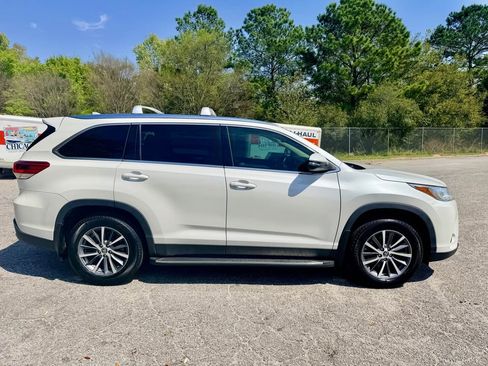 Used 2019 Toyota Highlander XLE image 5
