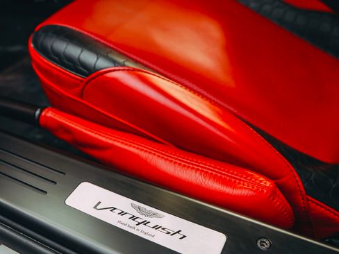 Used 2014 Aston Martin Vanquish Coupe image 14