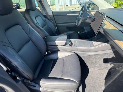 Used 2023 Tesla Model Y Long Range AWD/4WD image 10