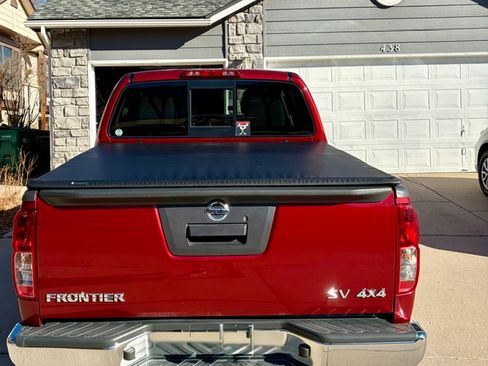 Used 2019 Nissan Frontier SV image 12