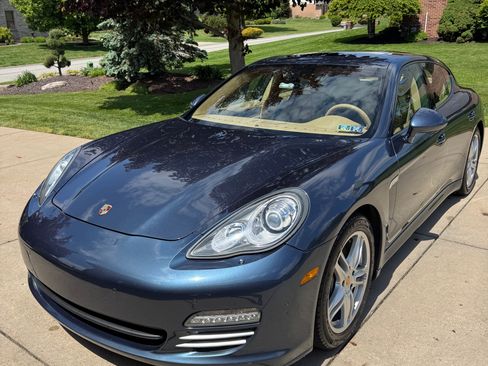 Used 2012 Porsche Panamera 4 image 2
