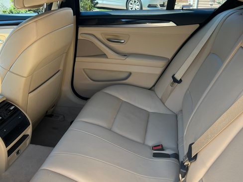 Used 2013 BMW 550i Sedan image 18