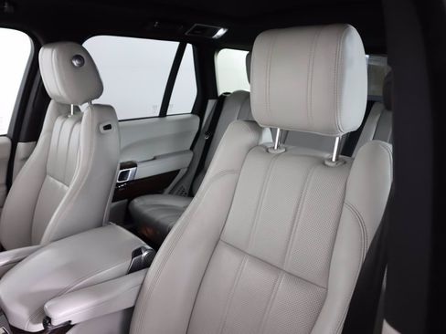 Used 2015 Land Rover Range Rover Supercharged image 17