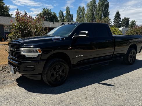 Used 2021 RAM 3500 Big Horn w/ Level 2 Equipment Group AWD/4WD image 9