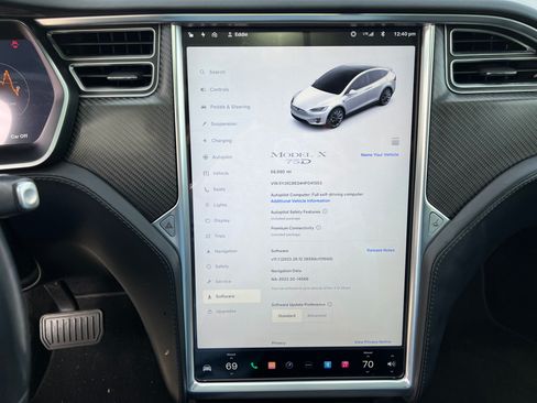 Used 2017 Tesla Model X 75D image 9