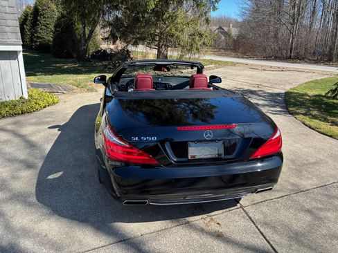 Used 2013 Mercedes-Benz SL 550 SL 550 Roadster 2D image 2
