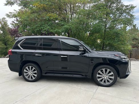 Used 2017 Lexus LX 570 4WD image 10