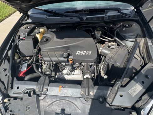 Used 2011 Chevrolet Impala LT FWD image 8