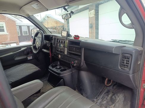 Used 2013 Chevrolet Express 1500 image 13