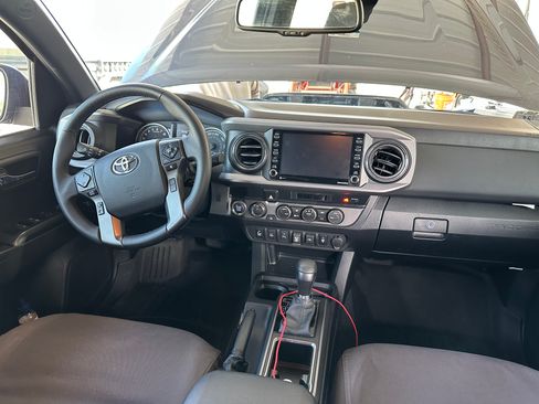 Used 2023 Toyota Tacoma TRD Off-Road w/ Technology Package AWD/4WD image 10