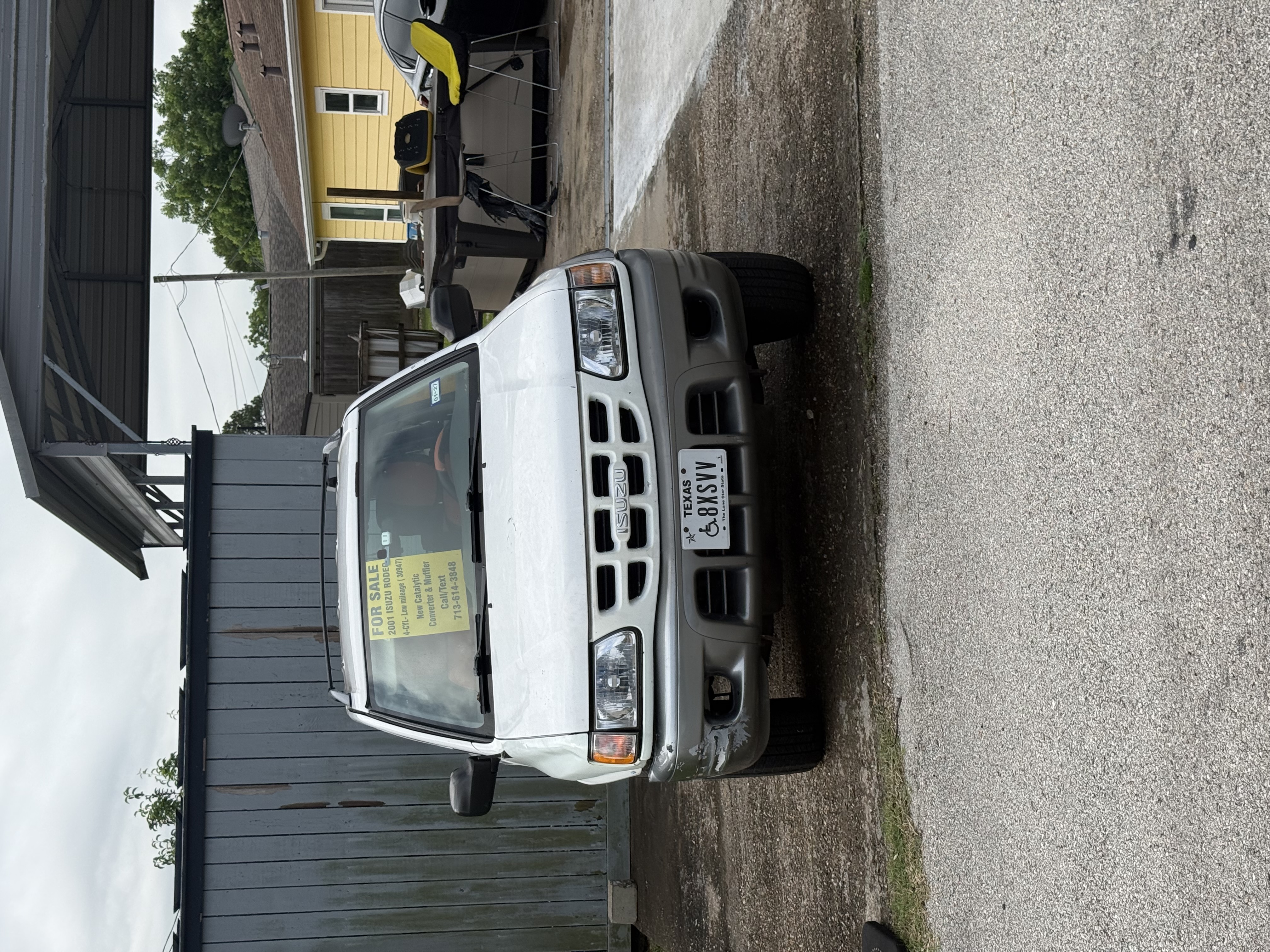 Used 2001 Isuzu Rodeo S RWD image 2