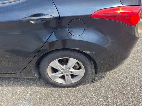 Used 2012 Hyundai Elantra GLS w/ Preferred Pkg 3 image 6