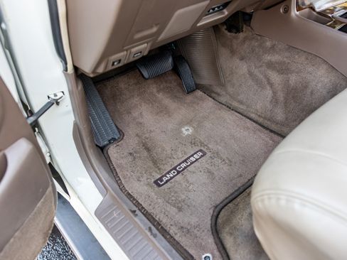 Used 1996 Toyota Land Cruiser Sport Utility 4D image 17