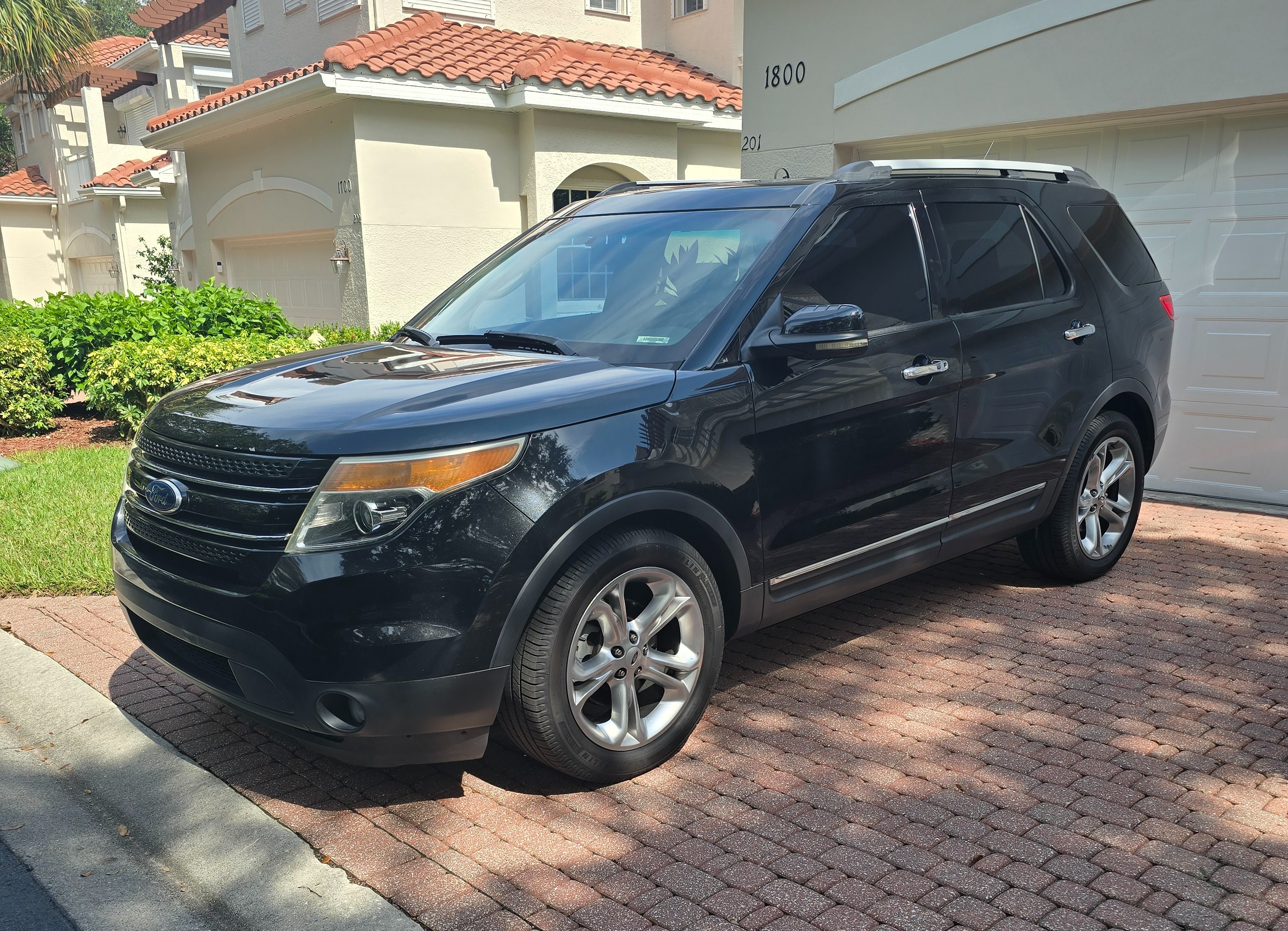 Used 2011 Ford Explorer Limited w/ 301A Rapid Spec Order Code FWD image 1