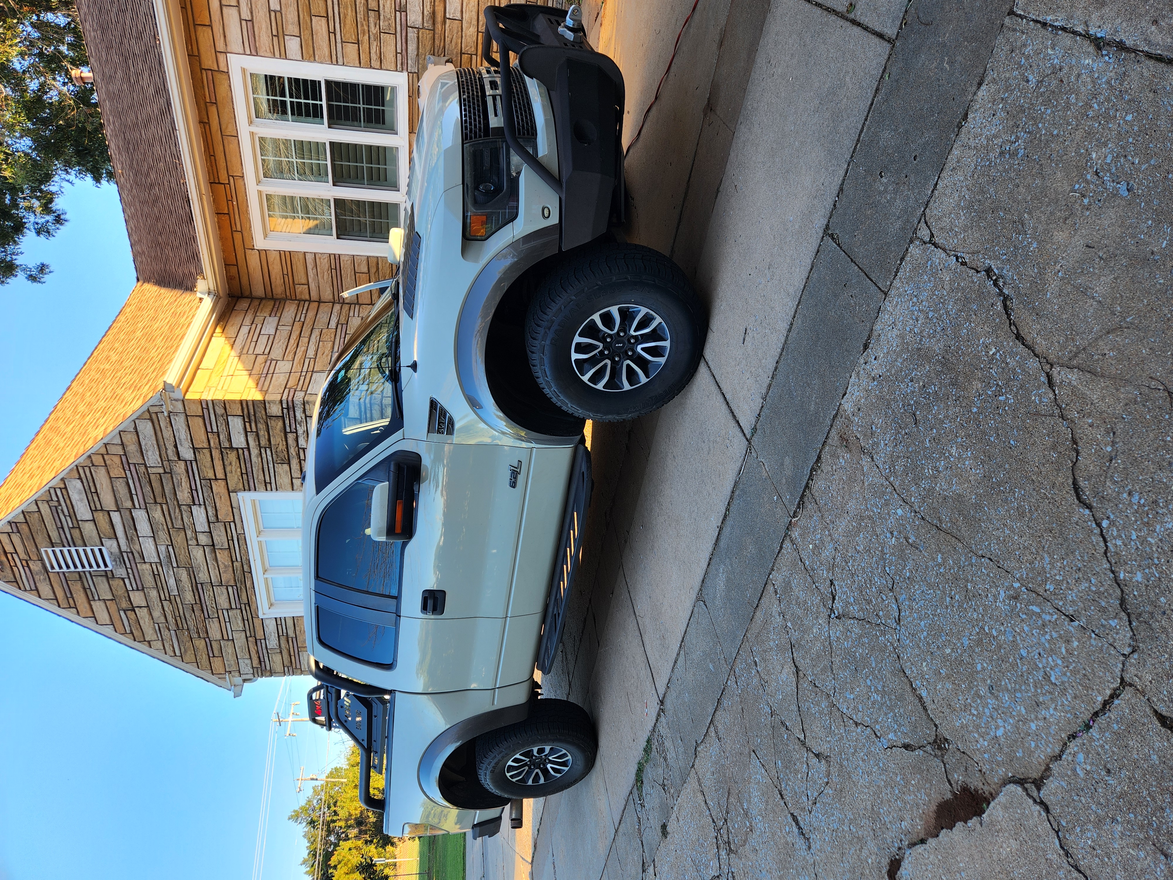 Used 2013 Ford F150 Raptor w/ Luxury Equipment Group AWD/4WD image 2