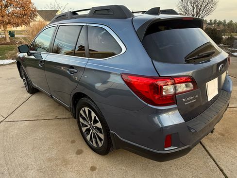 Used 2016 Subaru Outback 3.6R Limited image 2