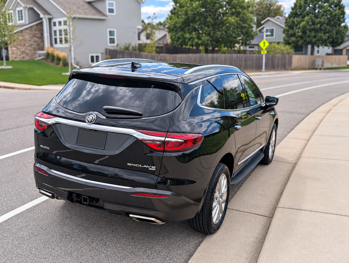 Used 2018 Buick Enclave Premium w/ Experience Buick Package AWD/4WD image 4