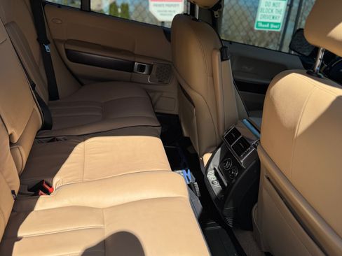 Used 2011 Land Rover Range Rover HSE image 5