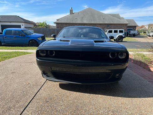 Used 2021 Dodge Challenger SXT w/ Blacktop Package image 10