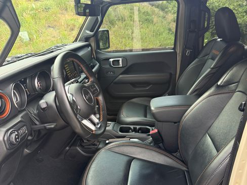 Used 2022 Jeep Gladiator Mojave w/ Trailer Tow Package AWD/4WD image 8