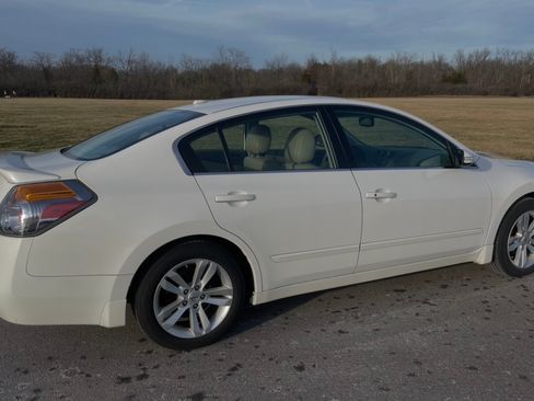 Used 2012 Nissan Altima 3.5 SR w/ Sport Pkg FWD image 5