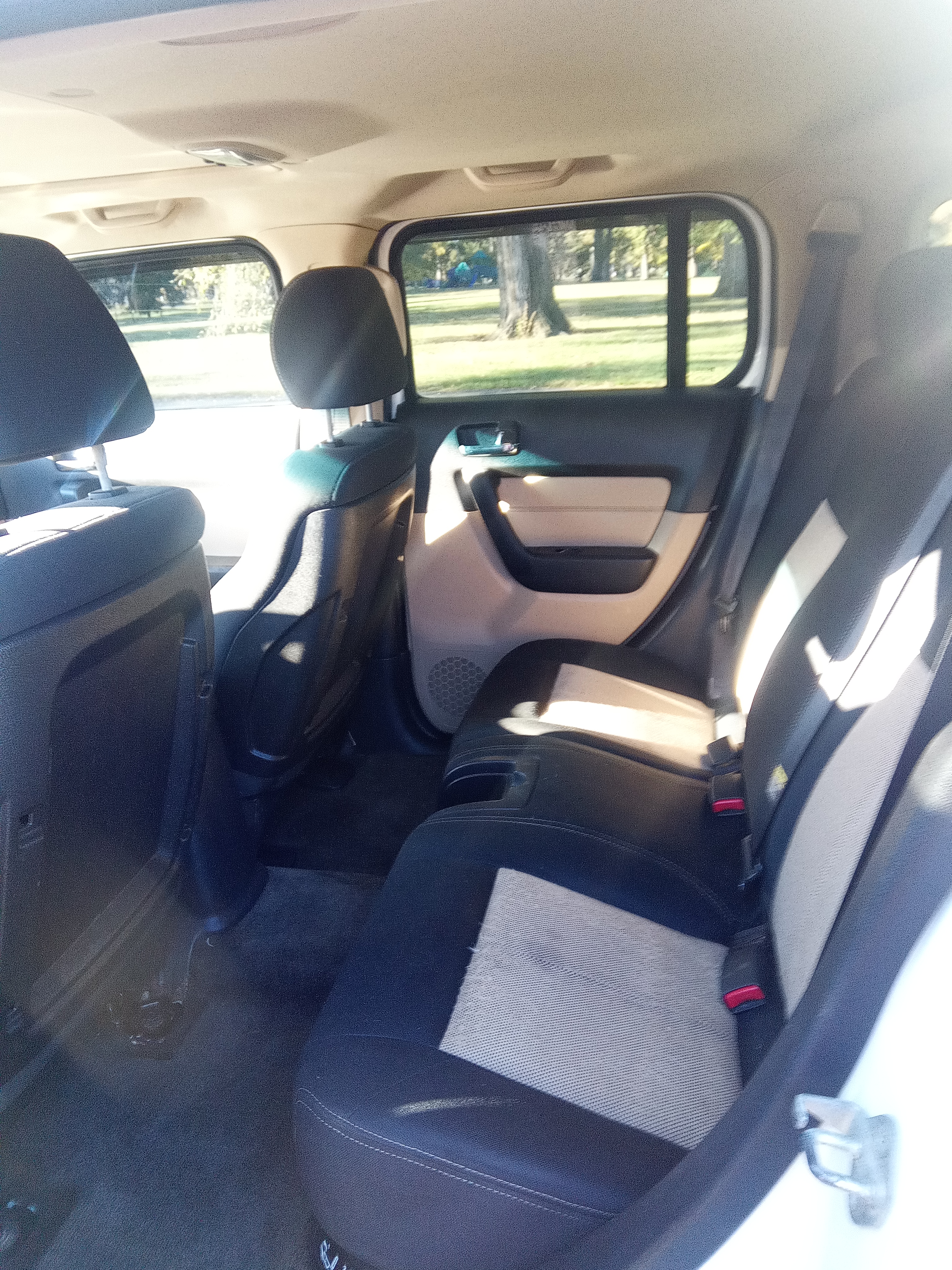 Used 2006 HUMMER H3 AWD/4WD image 14