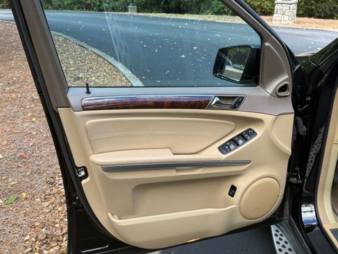 Used 2011 Mercedes-Benz ML 350 4MATIC image 19