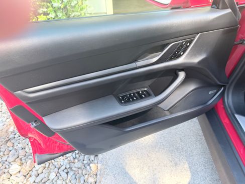 Used 2020 Porsche Taycan 4S AWD/4WD image 9
