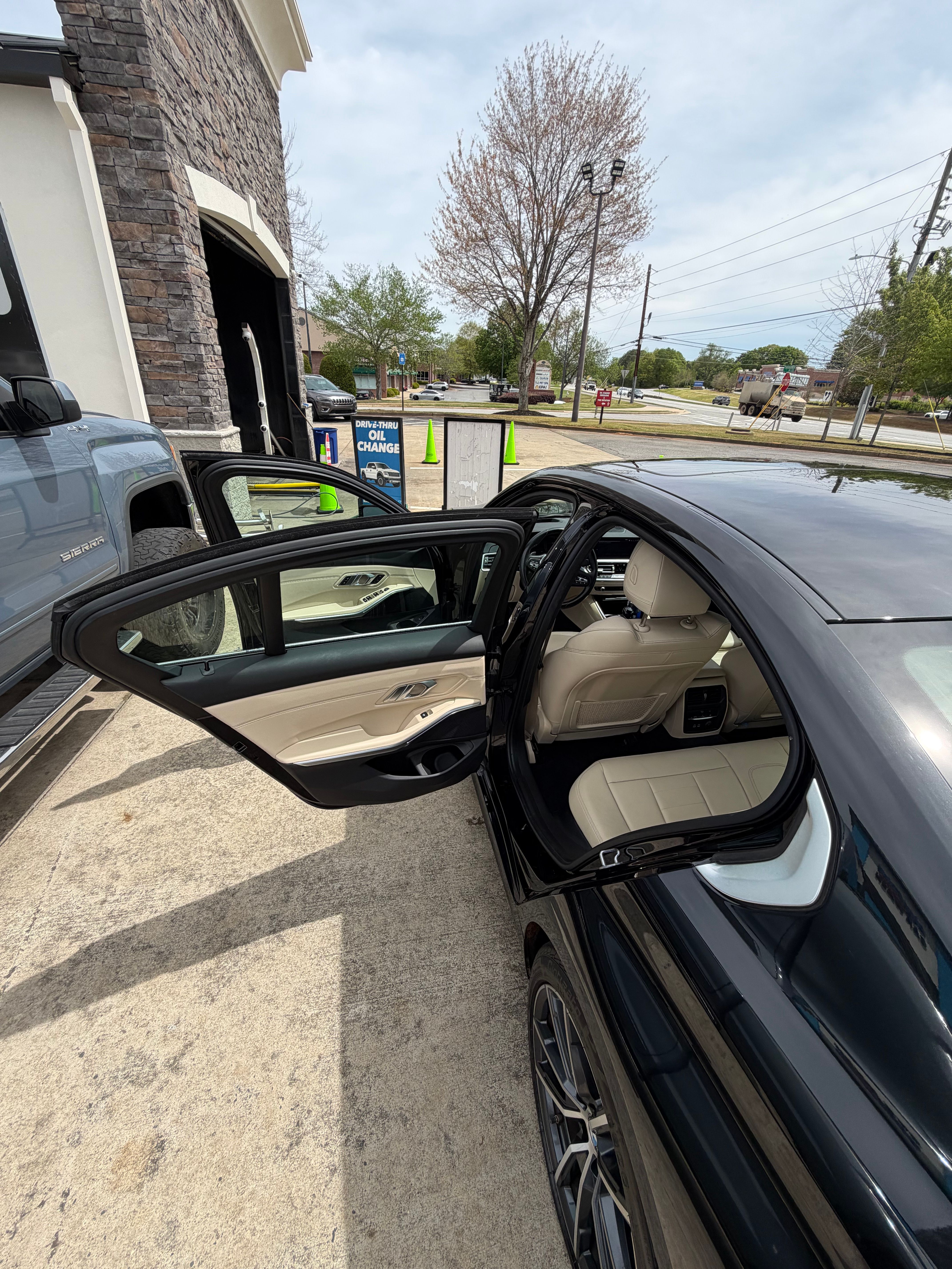 Used 2019 BMW 330i Sedan w/ Premium Package RWD image 10
