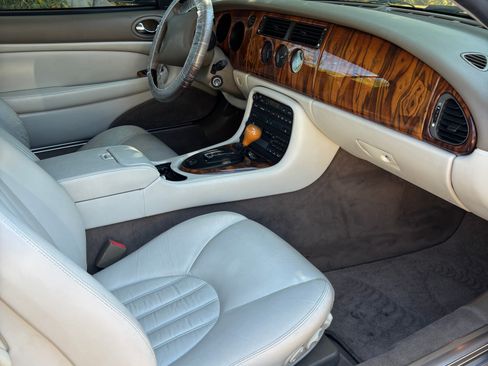 Used 1998 Jaguar XK8 Convertible RWD image 21