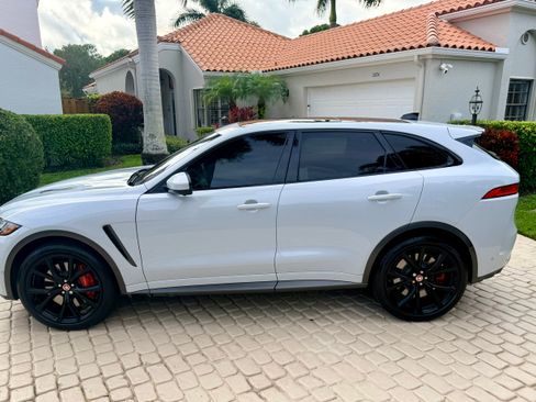 Used 2020 Jaguar F-PACE SVR AWD/4WD image 9