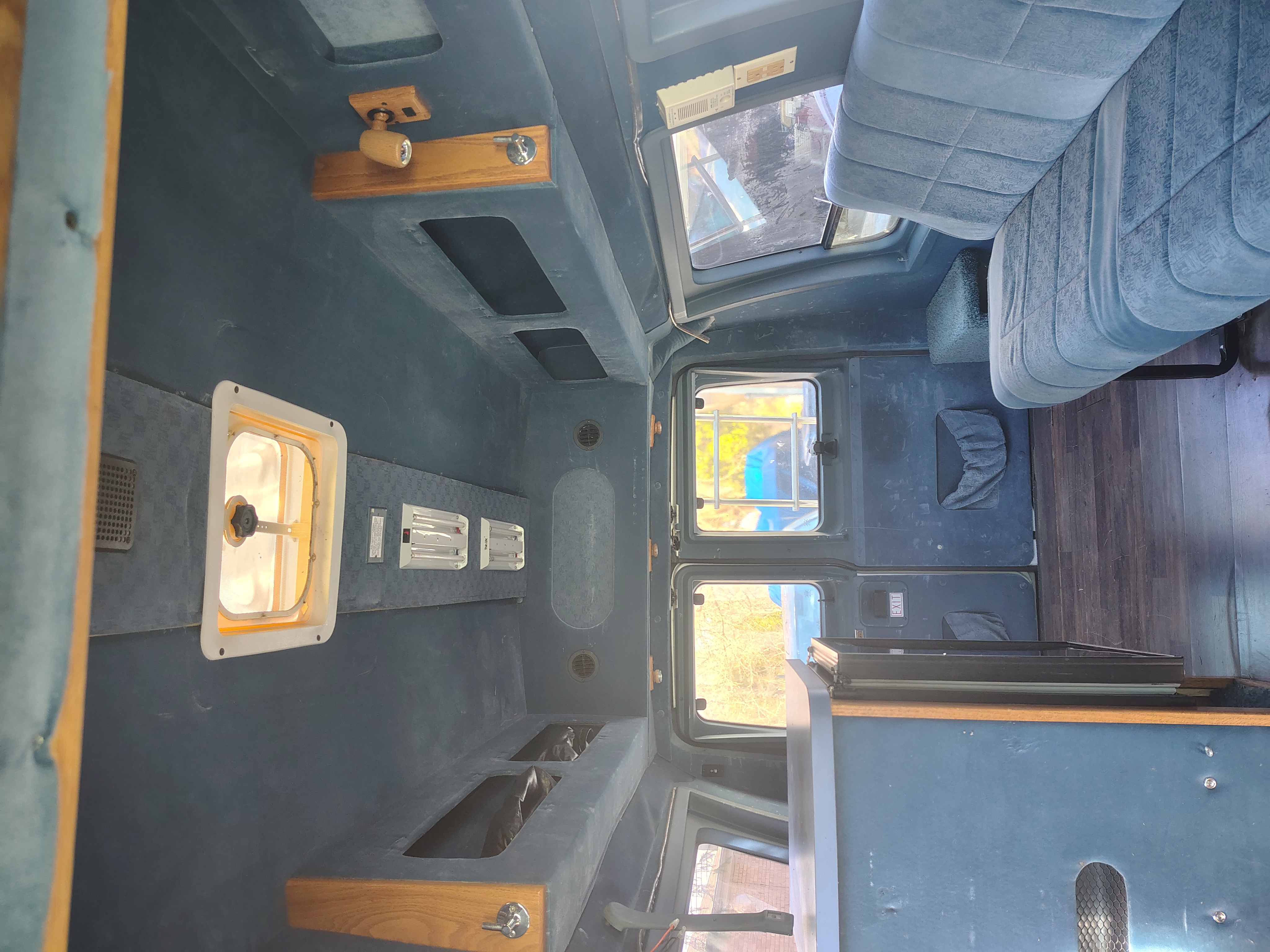 Used 1994 Ford E-150 and Econoline 150 RWD image 2