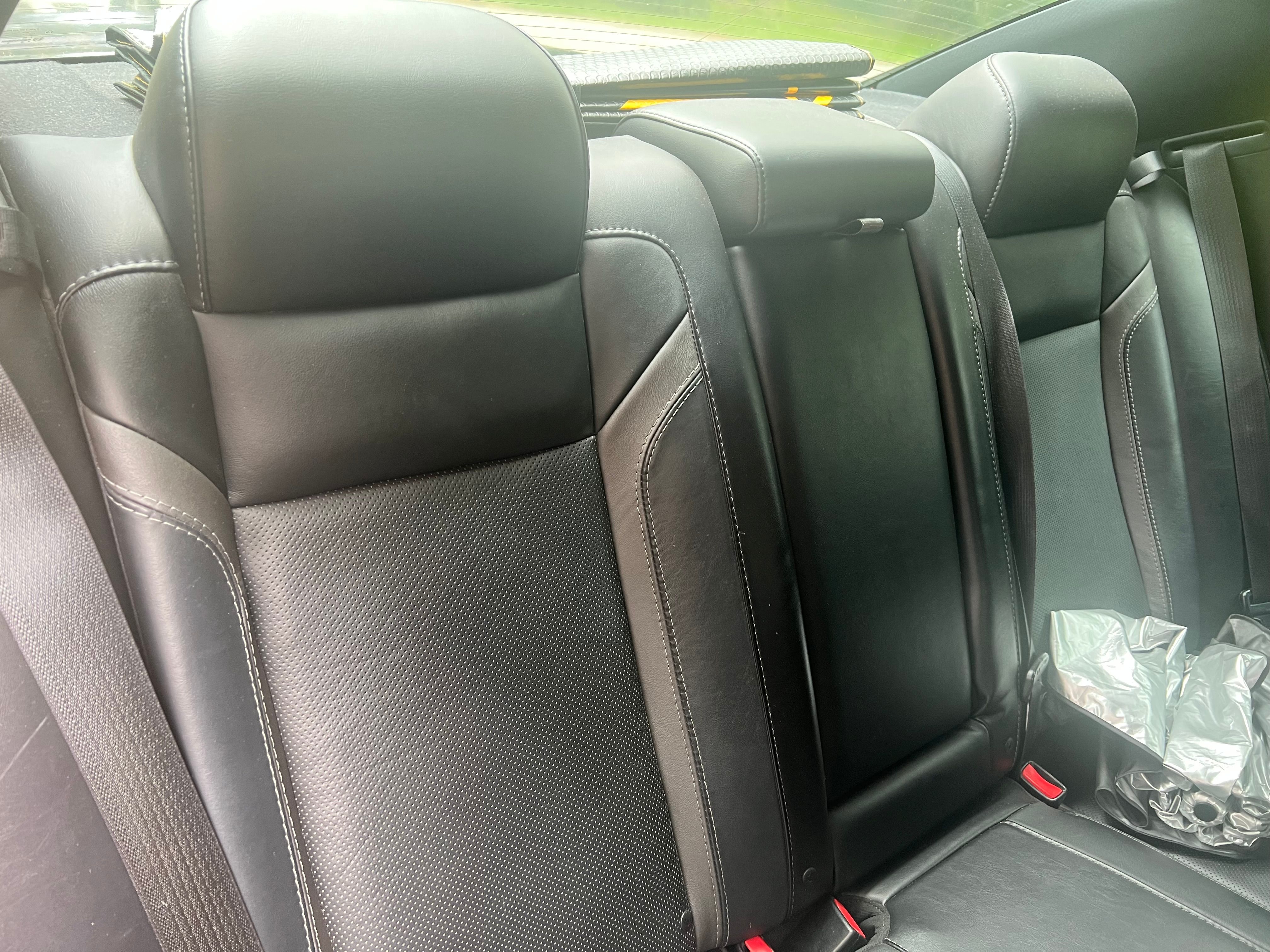 Used 2015 Dodge Charger R/T w/ Plus Group RWD image 4