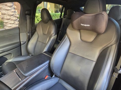 Used 2024 Tesla Model X AWD/4WD image 6