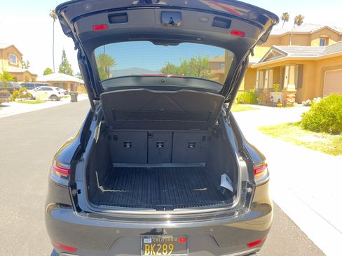 Used 2020 Porsche Macan AWD/4WD image 9