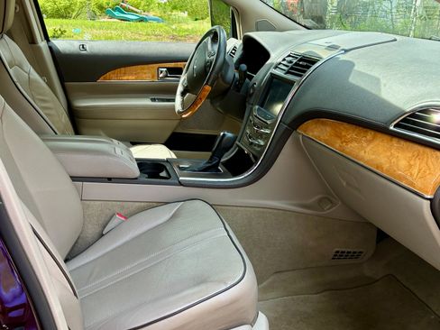 Used 2011 Lincoln MKX AWD w/ 102A Rapid Spec Order Code image 11