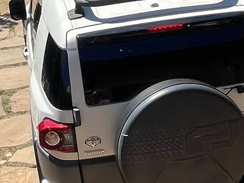 Used 2013 Toyota FJ Cruiser Sport Utility 2D w/ Upgrade Pkg image 8