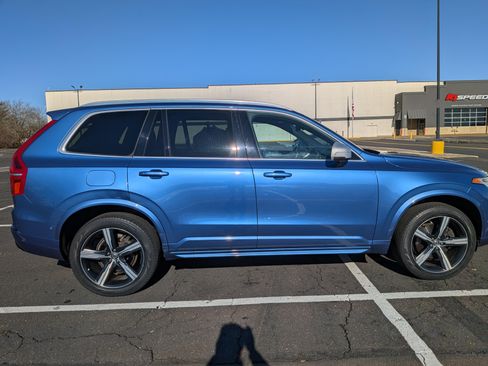 Used 2016 Volvo XC90 T6 R-Design image 4