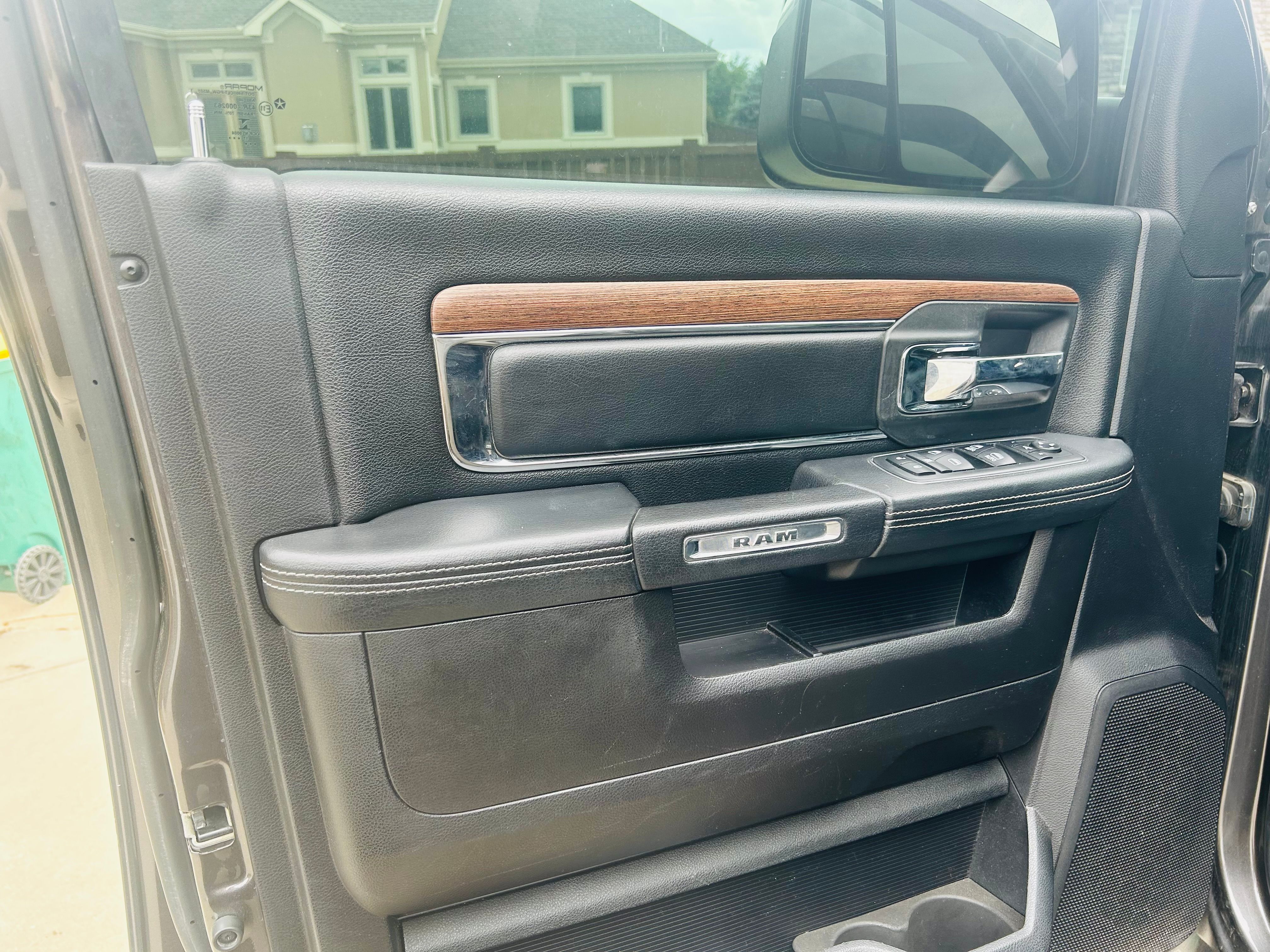 Used 2018 RAM 2500 Laramie w/ Sport Appearance Group AWD/4WD image 6