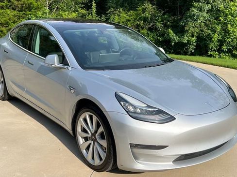 Used 2018 Tesla Model 3 Long Range image 1