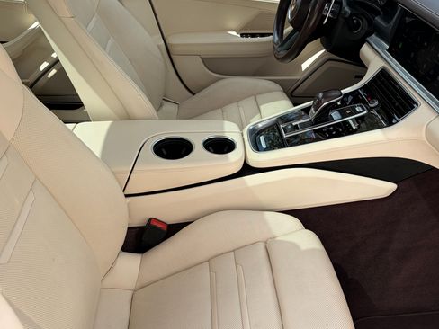 Used 2023 Porsche Panamera image 22