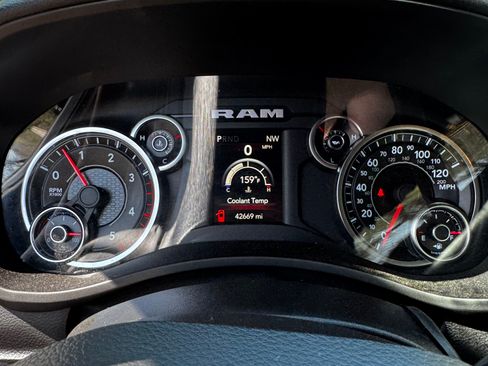 Used 2020 RAM 2500 Big Horn w/ Level 1 Equipment Group image 13