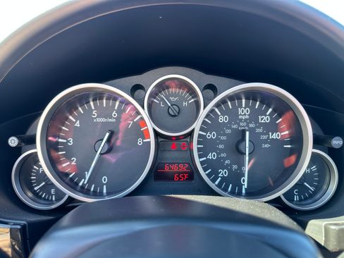 Used 2013 MAZDA MX-5 Miata Sport image 17